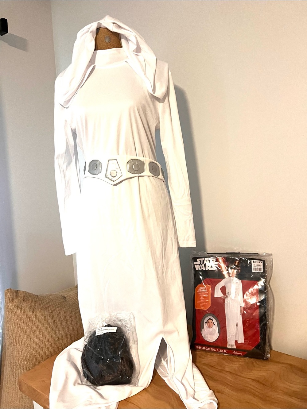 Star Wats Princess Leia Adult Costume NWOT